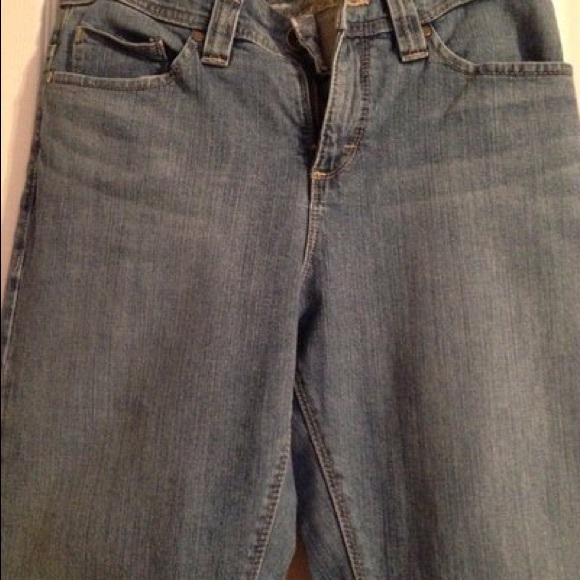 Lee - Picture 2 of 4